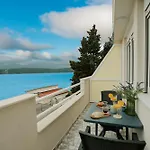 Mak * Neum