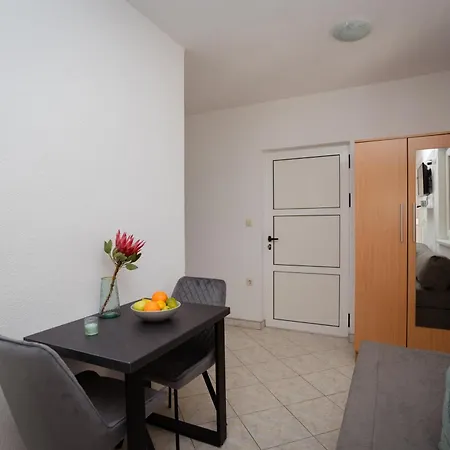 Apartament Mak Neum