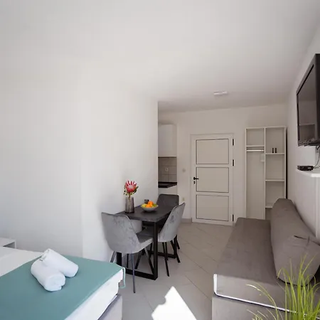 Apartament Mak Neum