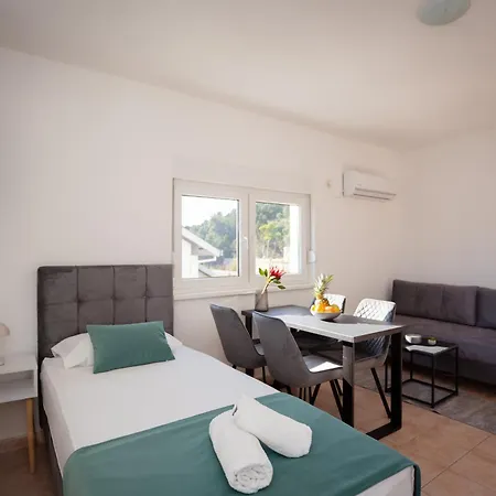 Apartament Mak Neum